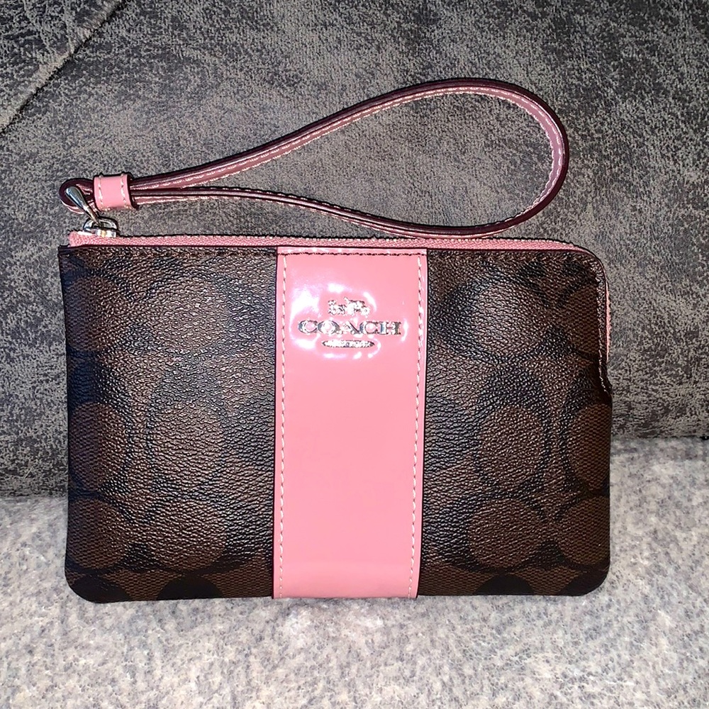 Coach corner Zip Wristlet 58035